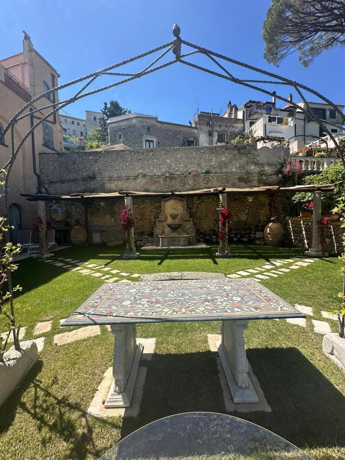 Villa Barluzzi 拉维罗 外观 照片